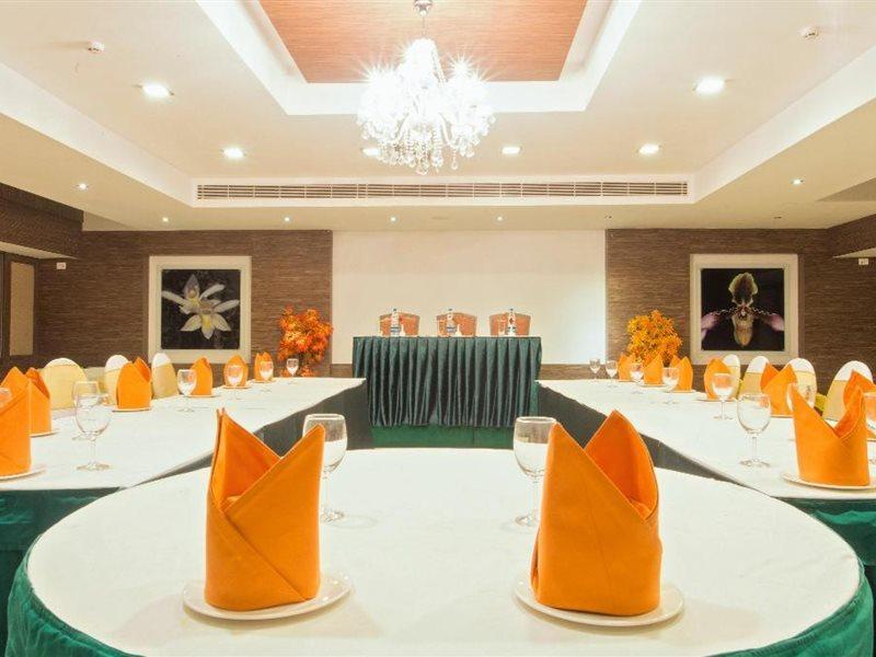 Clinton Park Inn Велангани Екстериор снимка