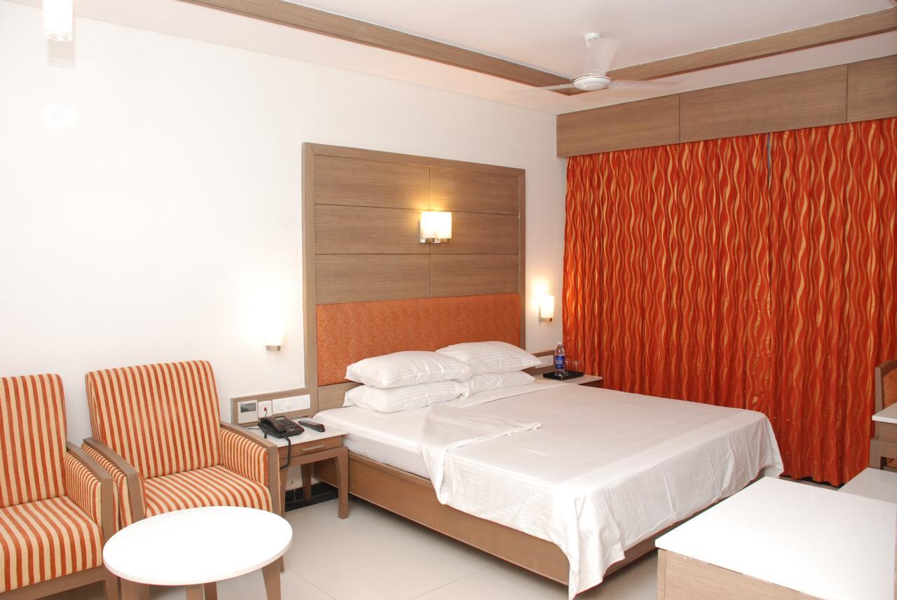 Clinton Park Inn Велангани Екстериор снимка